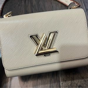 Twist MM Crossbody Purse